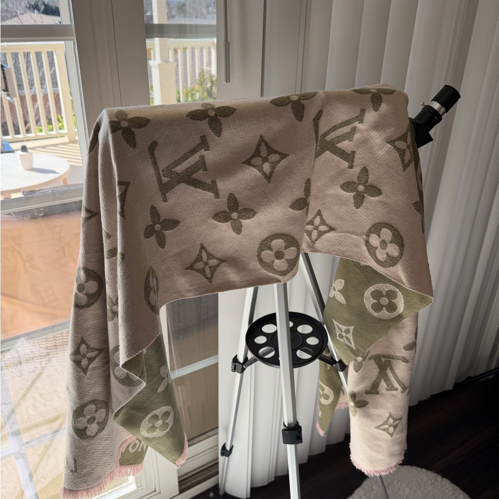 Louis Vuitton Olive and Cream Monogram Scarf